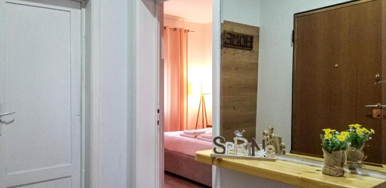 Spacious And Cozy Apartment - Ajia Apartment Тирана Экстерьер фото