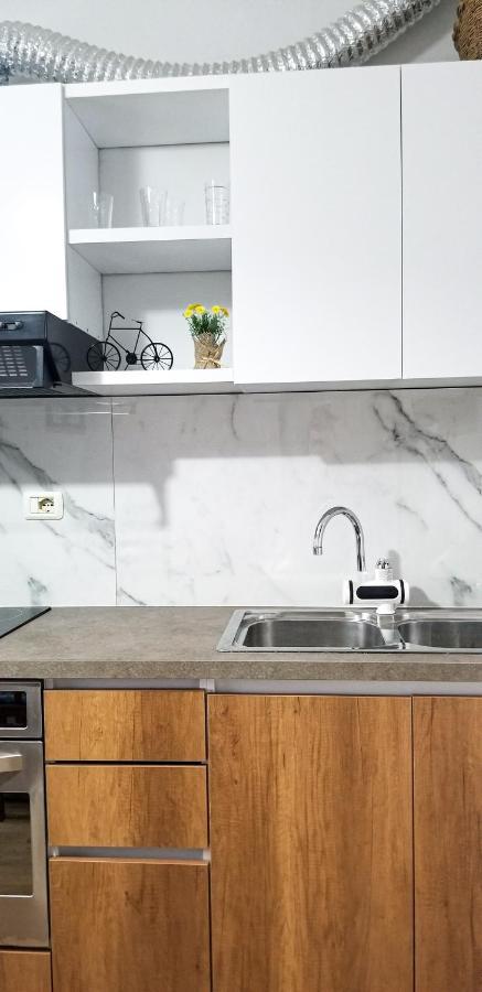 Spacious And Cozy Apartment - Ajia Apartment Тирана Экстерьер фото