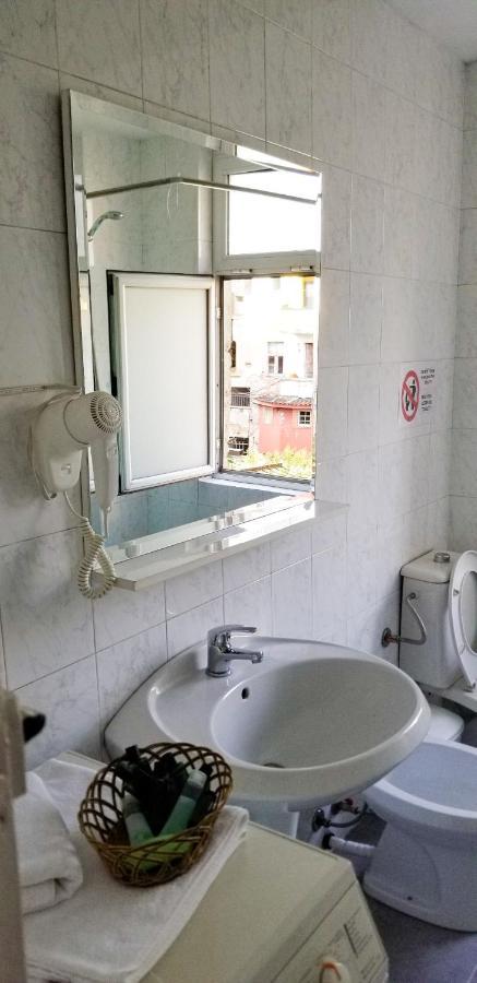 Spacious And Cozy Apartment - Ajia Apartment Тирана Экстерьер фото