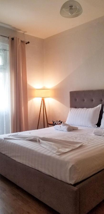 Spacious And Cozy Apartment - Ajia Apartment Тирана Экстерьер фото